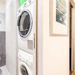 Guestready - Modern Delight Near Attractions Appartement *