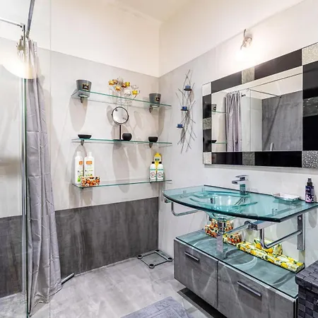 Appartamento Guestready - Modern Delight Near Attractions *